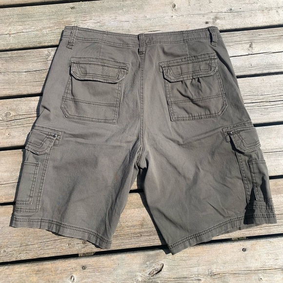 Men’s Unionbay Utility Cargo Shorts Size 38 – Stretch Cotton - Picture 2 of 7